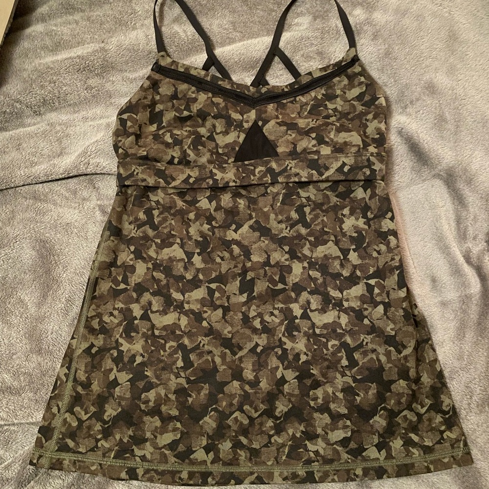 Lululemon workout tank. Cross straps at back. Camo.